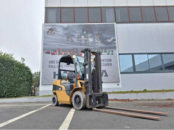 Навантажувач Caterpillar GP25N (2006)