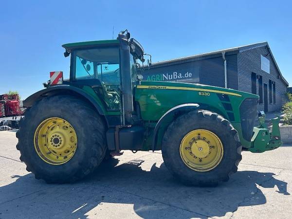 Трактор John Deere 8330 (2009)