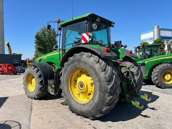 Трактор John Deere 8330 (2009)