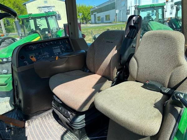 Трактор John Deere 8330 (2009)