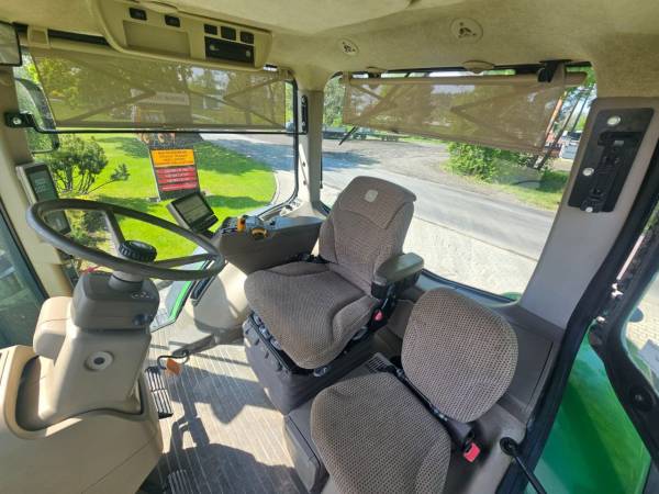 Трактор John Deere 8245R (2016)
