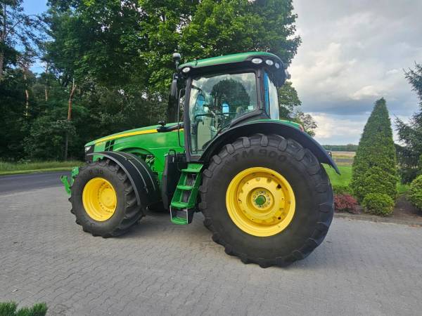 Трактор John Deere 8245R (2016)