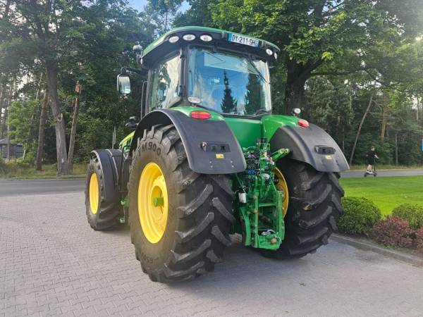 Трактор John Deere 8245R (2016)