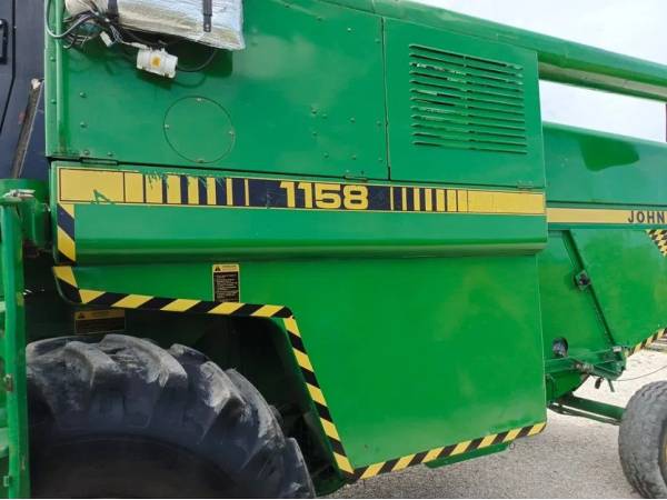 Комбайн John Deere 1158 (1998)