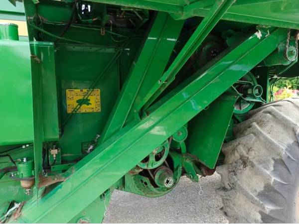 Комбайн John Deere 1158 (1998)