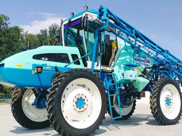Самохідний обприскувач Berthoud Boxer 3000