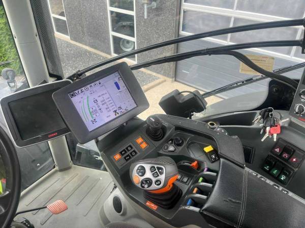 Трактор Claas Axion 930 (2014)