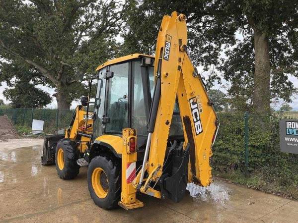 Екскаватор-навантажувач JCB 3CX (2016)