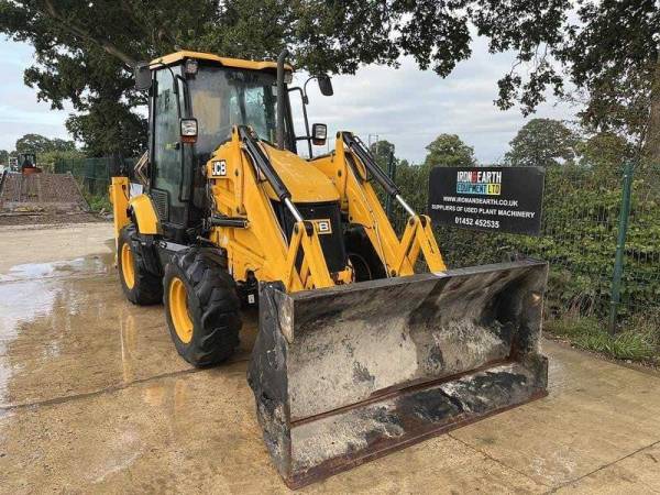 Екскаватор-навантажувач JCB 3CX (2016)