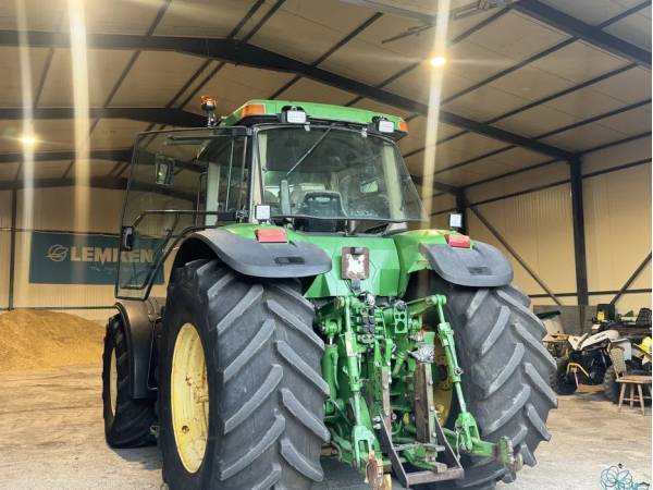 Трактор John Deere 8220 (2006)