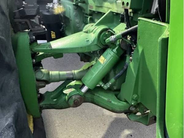 Трактор John Deere 8220 (2006)