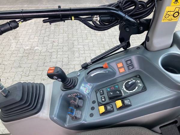 Трактор Claas Nexos 230  (2022)