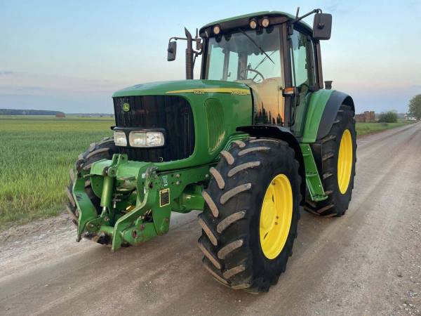 Трактор John Deere 6820 (2003)