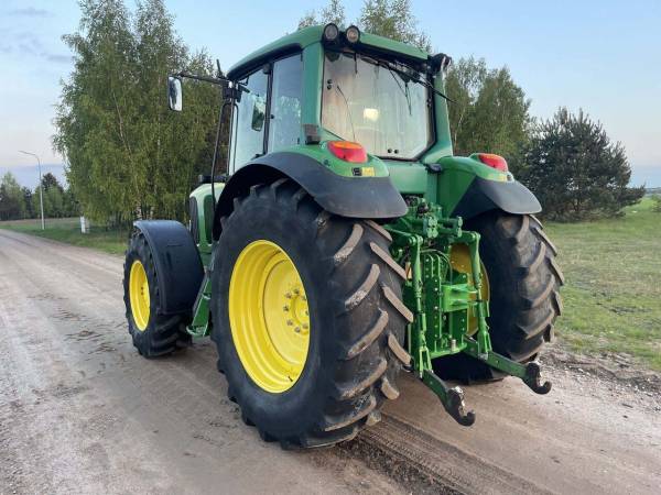 Трактор John Deere 6820 (2003)