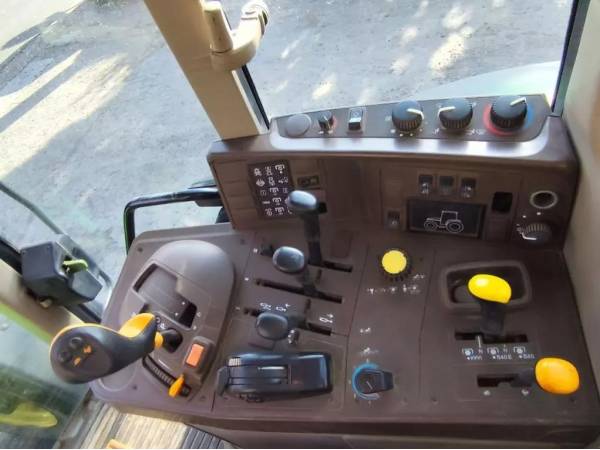 Трактор John Deere 6920 (2005)