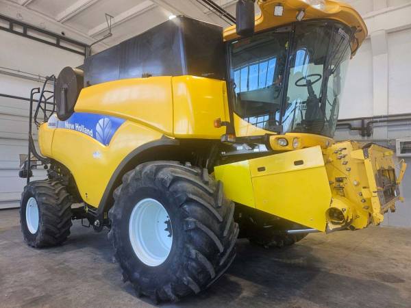 Комбайн New Holland CR 9080 (2012)