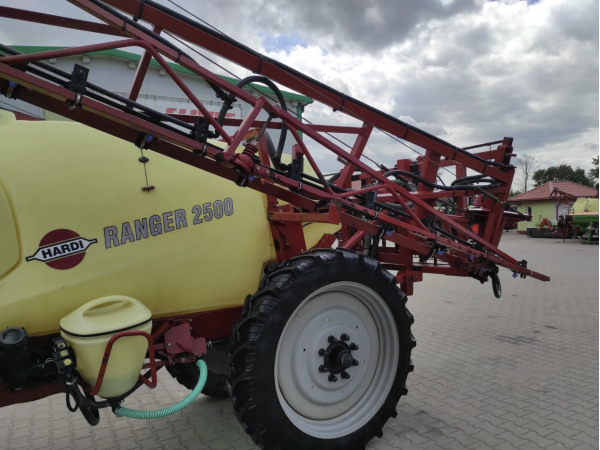Причіпний обприскувач Hardi Ranger 2500 (2011)