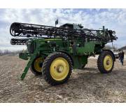Самохідний обприскувач John Deere 4830