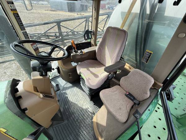 Самохідний обприскувач John Deere 4830 (2011)