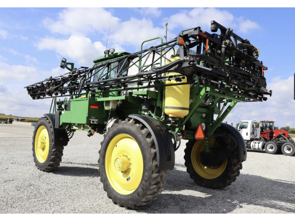 Самохідний обприскувач John Deere 4830 (2008)