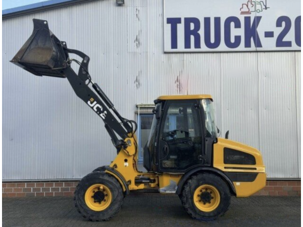 Фронтальний навантажувач JCB 407 T4 4x4 (2017)