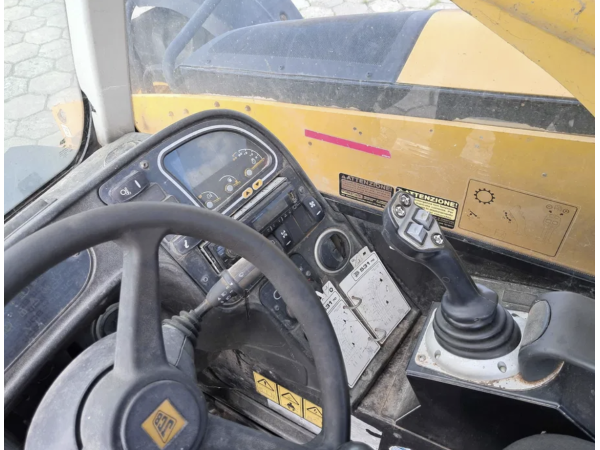 Телескопічний навантажувач JCB 531-70 (2013)