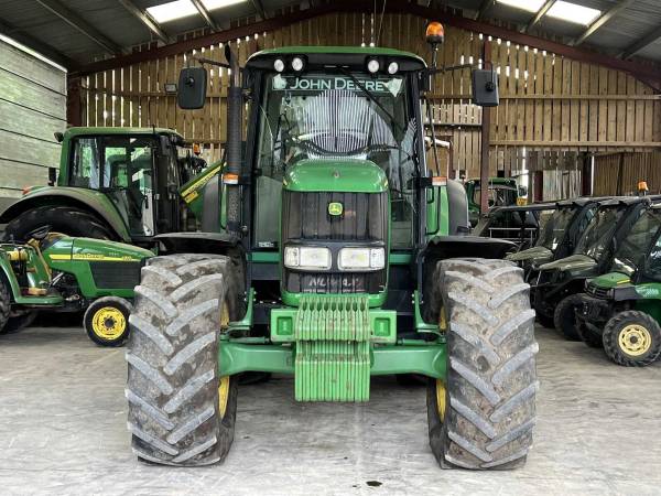 Трактор John Deere 6820 (2006)