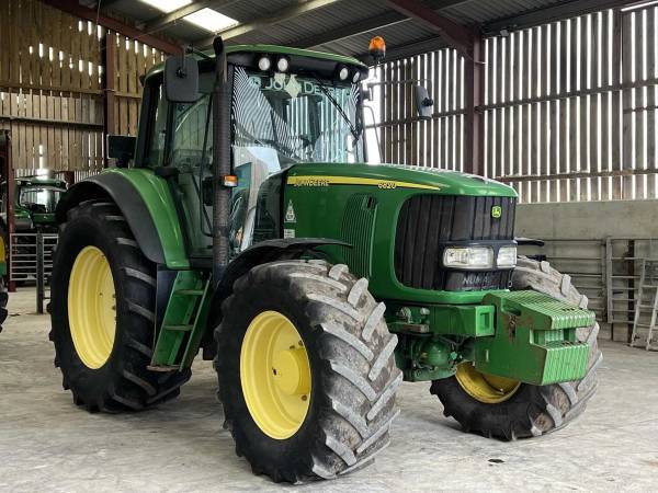 Трактор John Deere 6820 (2006)