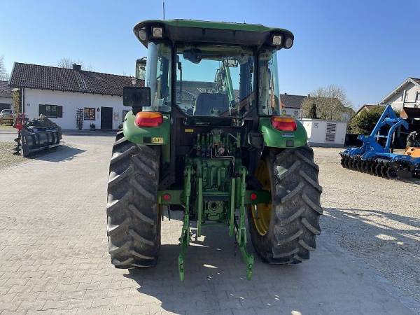 Трактор John Deere 5620 (2005)