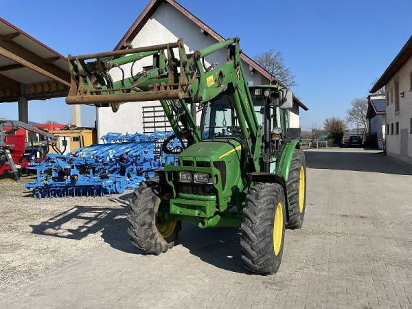 Трактор John Deere 5620 (2005)