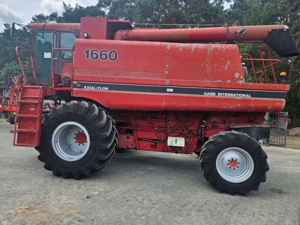 Комбайн Case IH Axial-flow 1660 (1989)