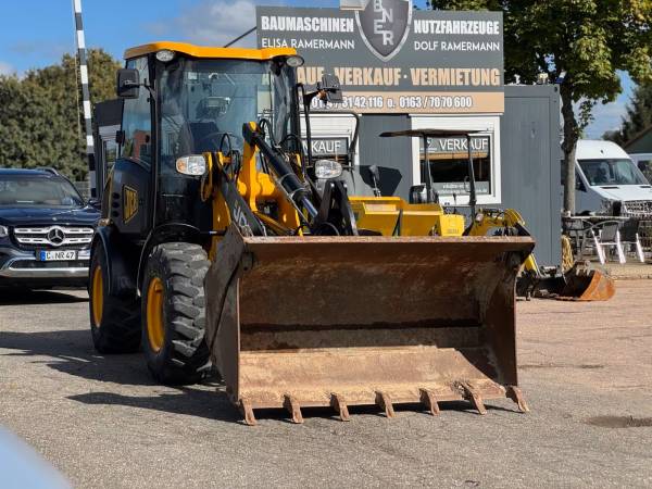  Навантажувач JCB 406 T4 (2017)