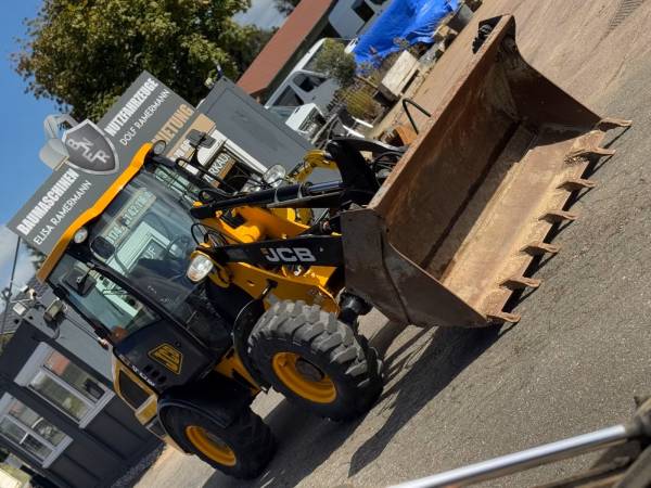  Навантажувач JCB 406 T4 (2017)