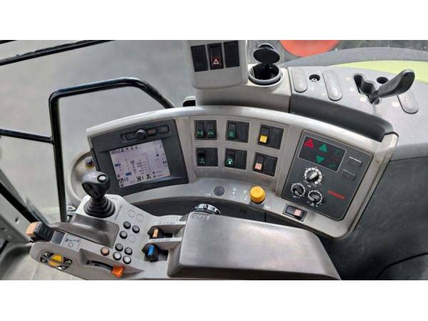 Трактор Claas Axion 820 (2008)