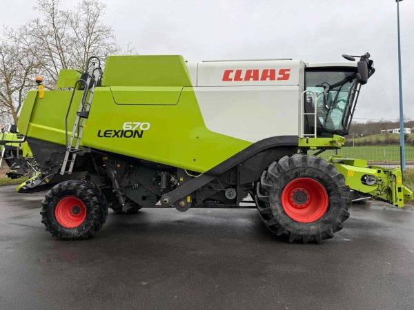 Комбайн Claas Lexion 670 Montana (2015)