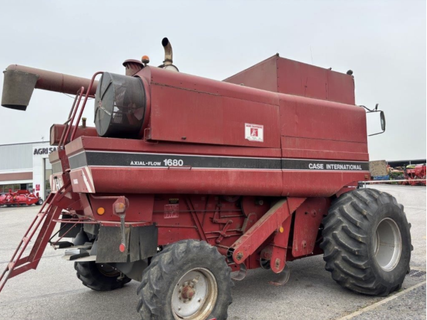 Комбайн Case IH Axial 1680 (1992)