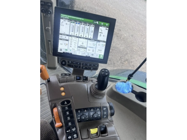 Трактор John Deere 8320R (2018)