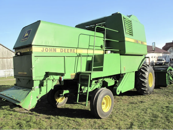 Комбайн John Deere 1166 (1990)