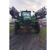 Самоходный опрыскиватель John Deere 4930