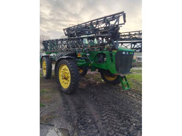 Самоходный опрыскиватель John Deere 4930 (2011)