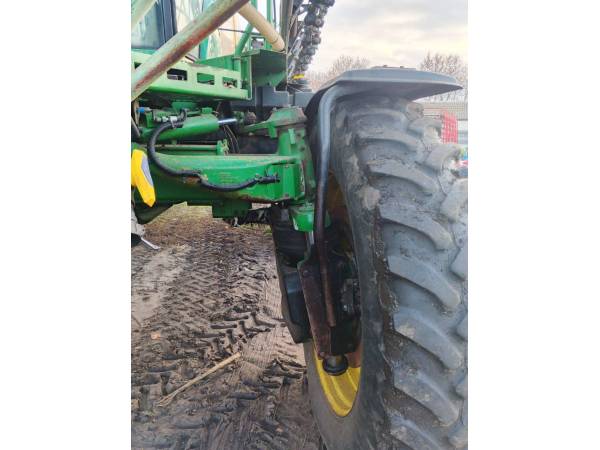 Самоходный опрыскиватель John Deere 4930 (2011)
