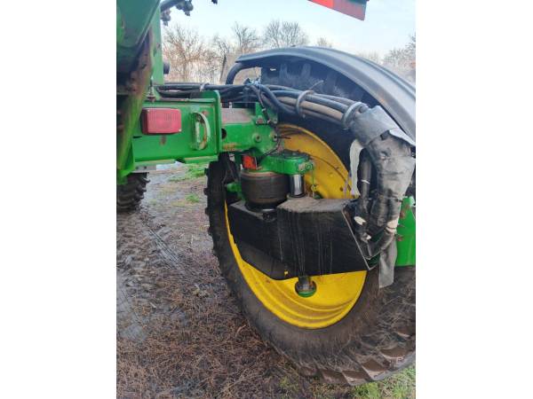 Самоходный опрыскиватель John Deere 4930 (2011)