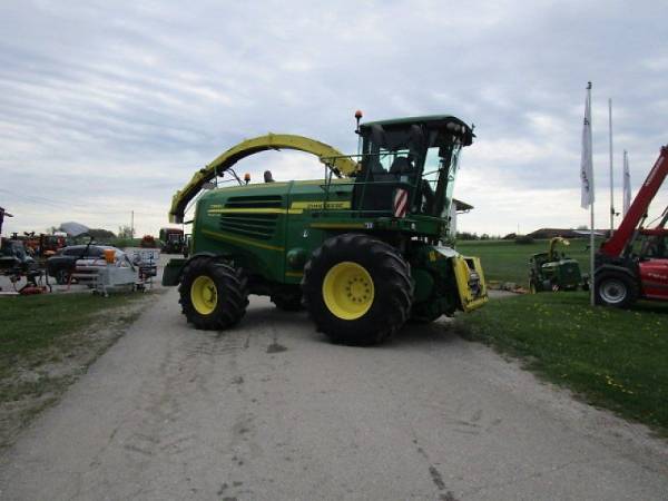 Кормоуборочный комбайн John Deere 7350i (2008)