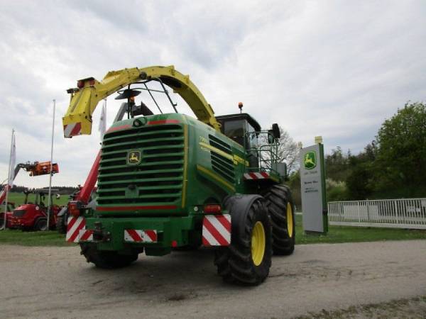 Кормоуборочный комбайн John Deere 7350i (2008)
