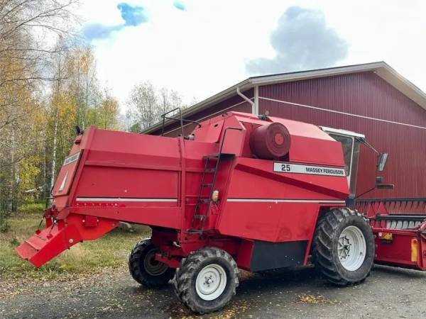 Комбайн Massey Ferguson 25 (1997)