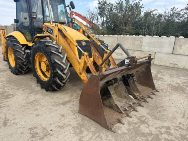 Екскаватор-навантажувач JCB 4CX (2003)