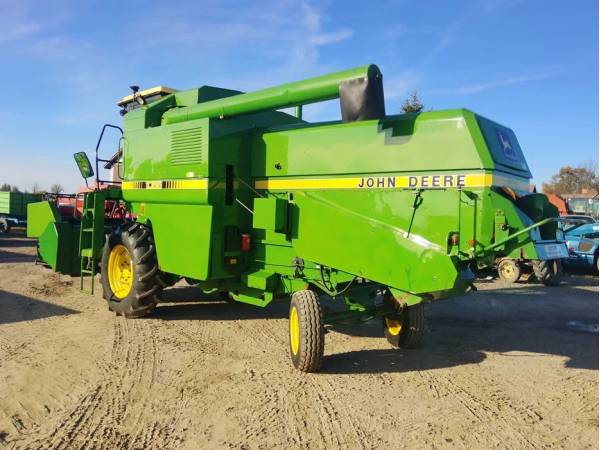 Комбайн John Deere 1055 (1989)