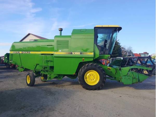 Комбайн John Deere 1055 (1989)