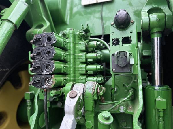 Трактор  John Deere 8420 (2005)
