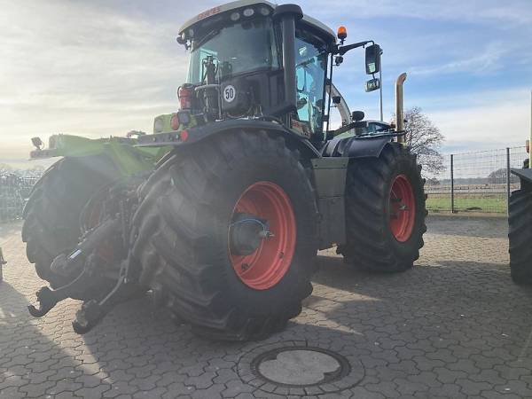 Трактор Claas Xerion 3800 (2010)